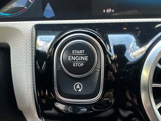 Used 2022 Mercedes-Benz CLA 250 4MATIC image 31