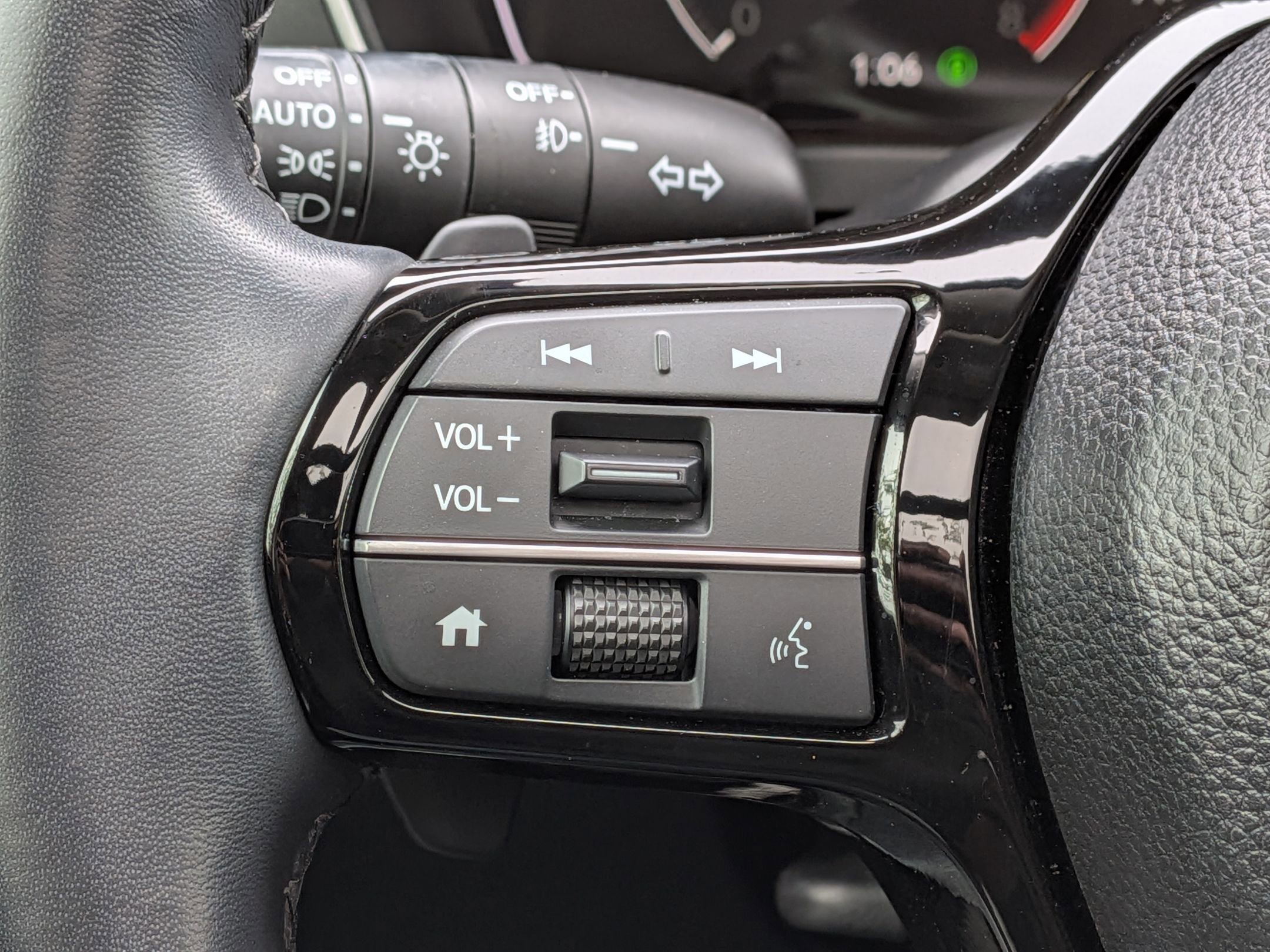 Used 2024 Honda Pilot Touring image 18