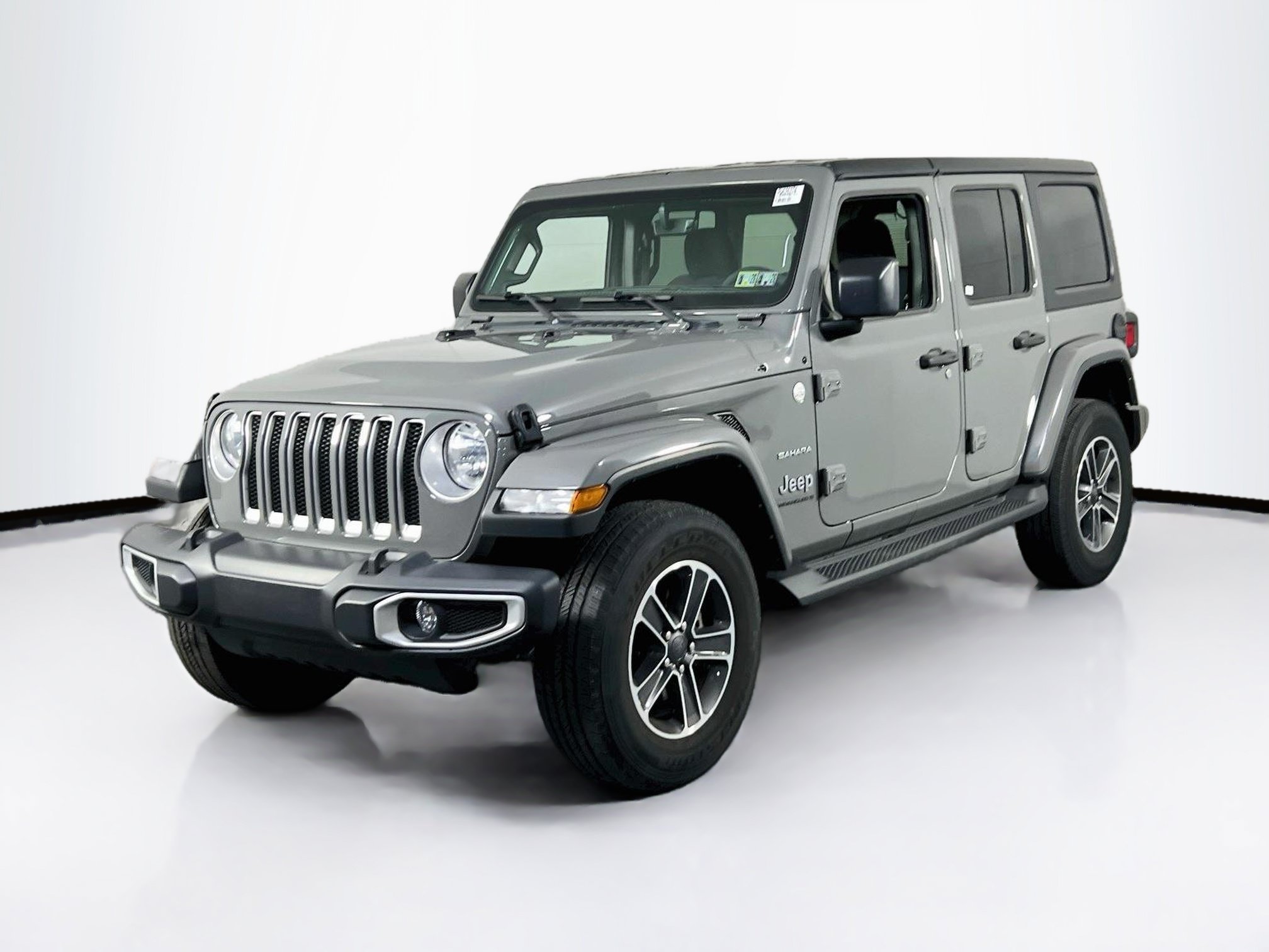 Used 2023 Jeep Wrangler Unlimited Sahara w/ Cold Weather Group AWD/4WD image 1