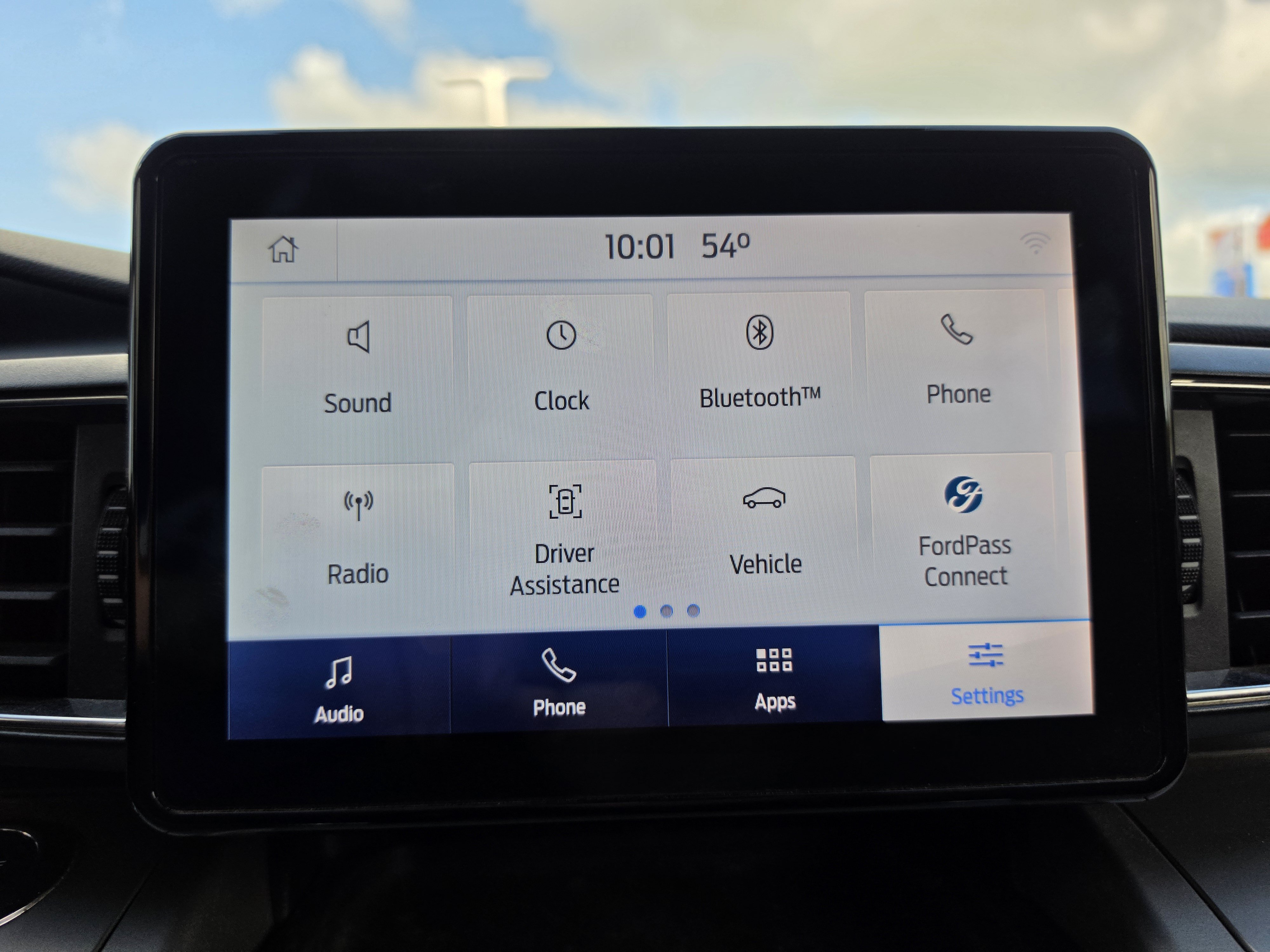 Used 2021 Ford Explorer XLT w/ Equipment Group 202A AWD/4WD image 31