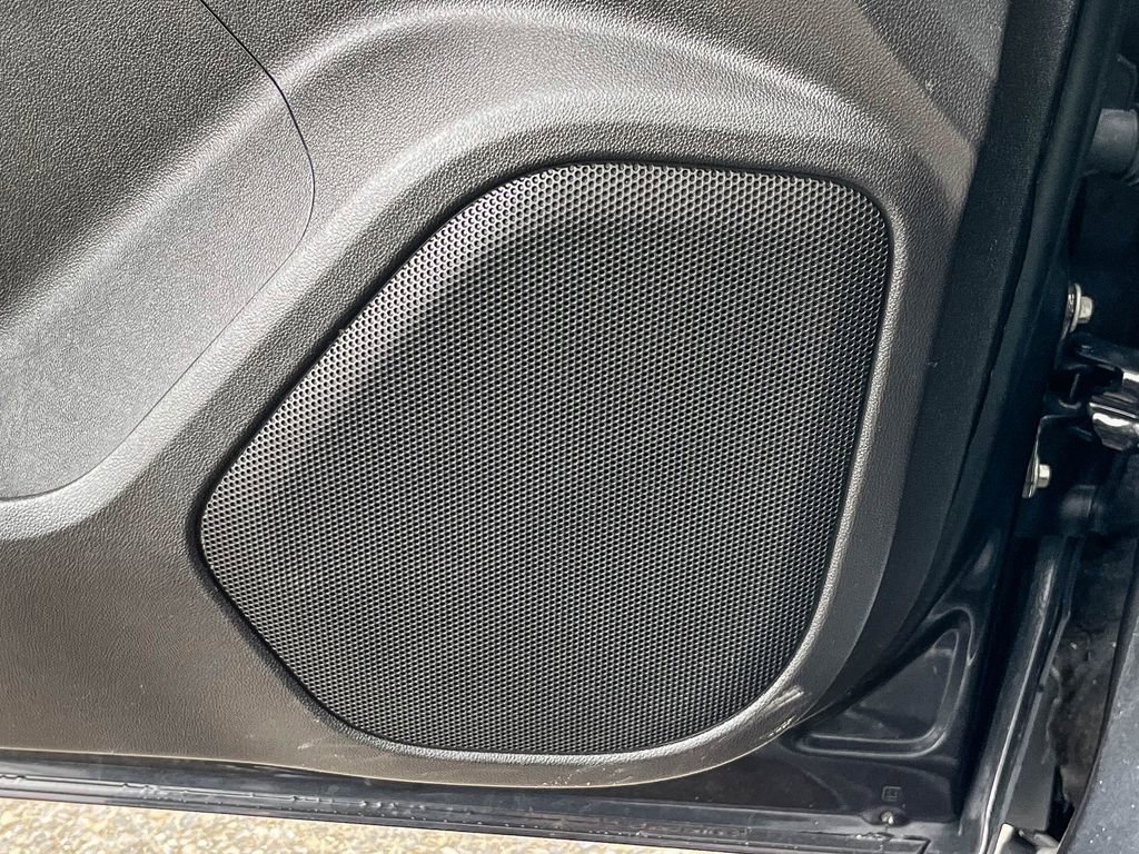 Used 2020 GMC Acadia SLE image 42