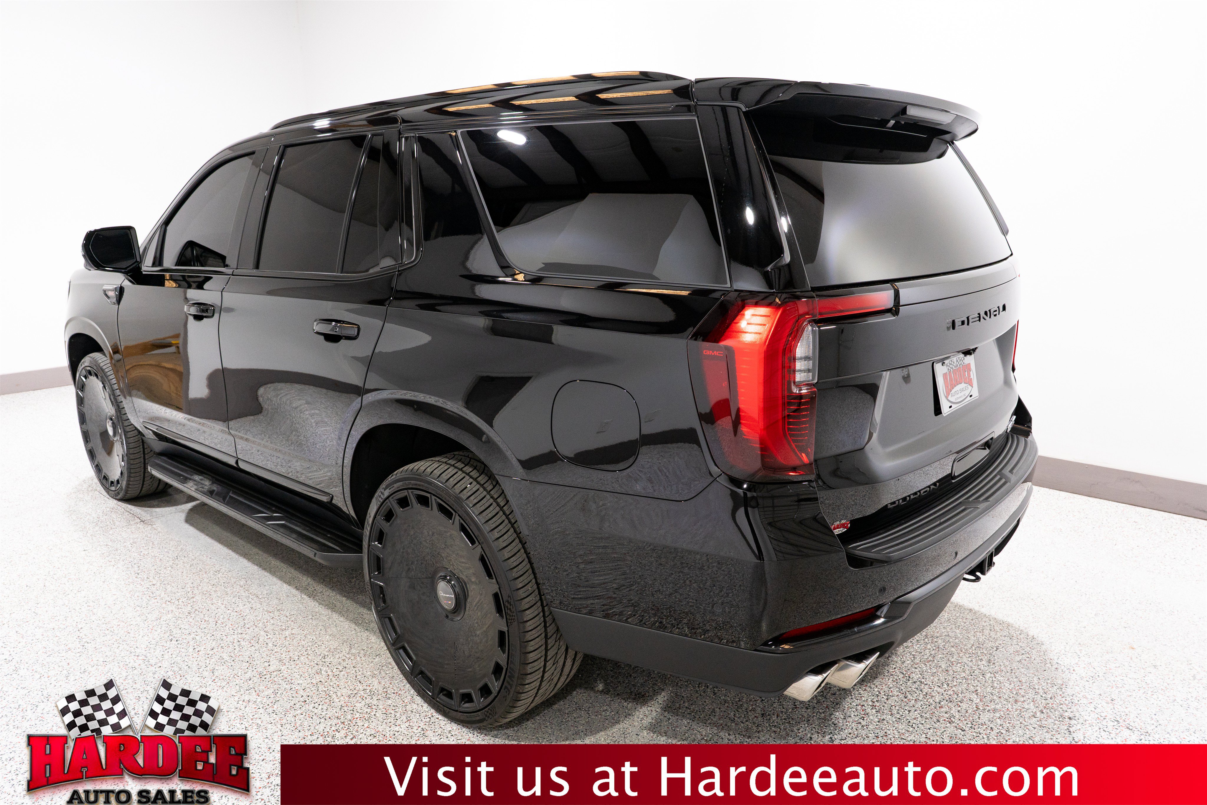 Used 2025 GMC Yukon Elevation AWD/4WD image 3
