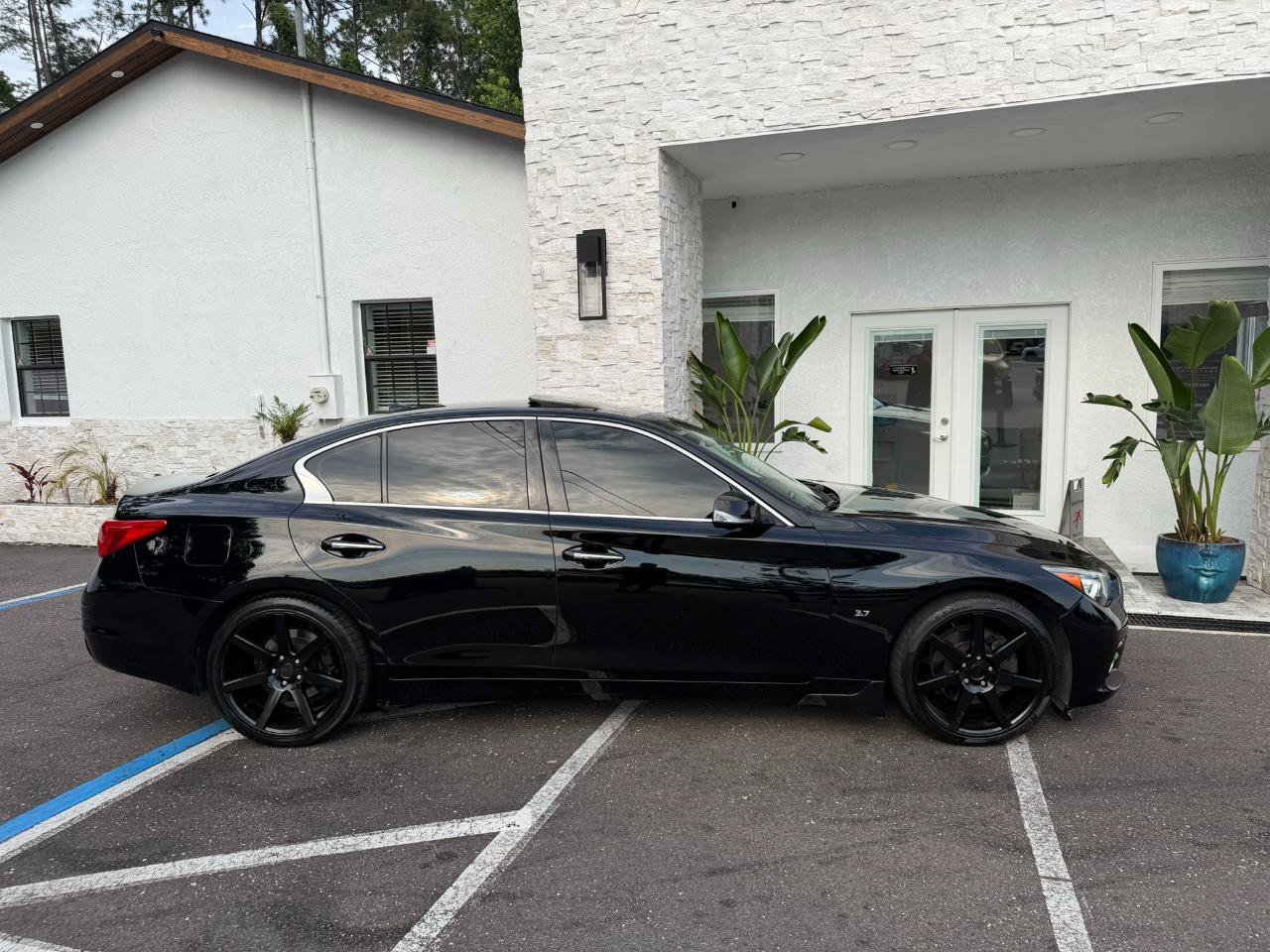 Used 2014 INFINITI Q50 Premium w/ Technology Package RWD image 20