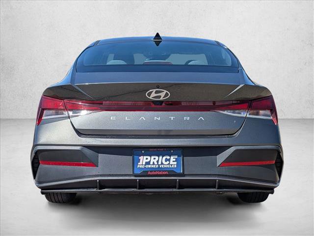 Used 2024 Hyundai Elantra SEL FWD image 7