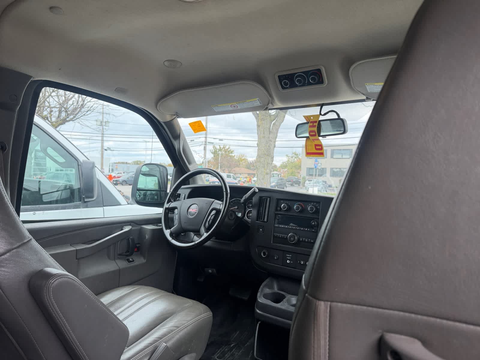 Used 2022 GMC Savana 3500 LS RWD image 12
