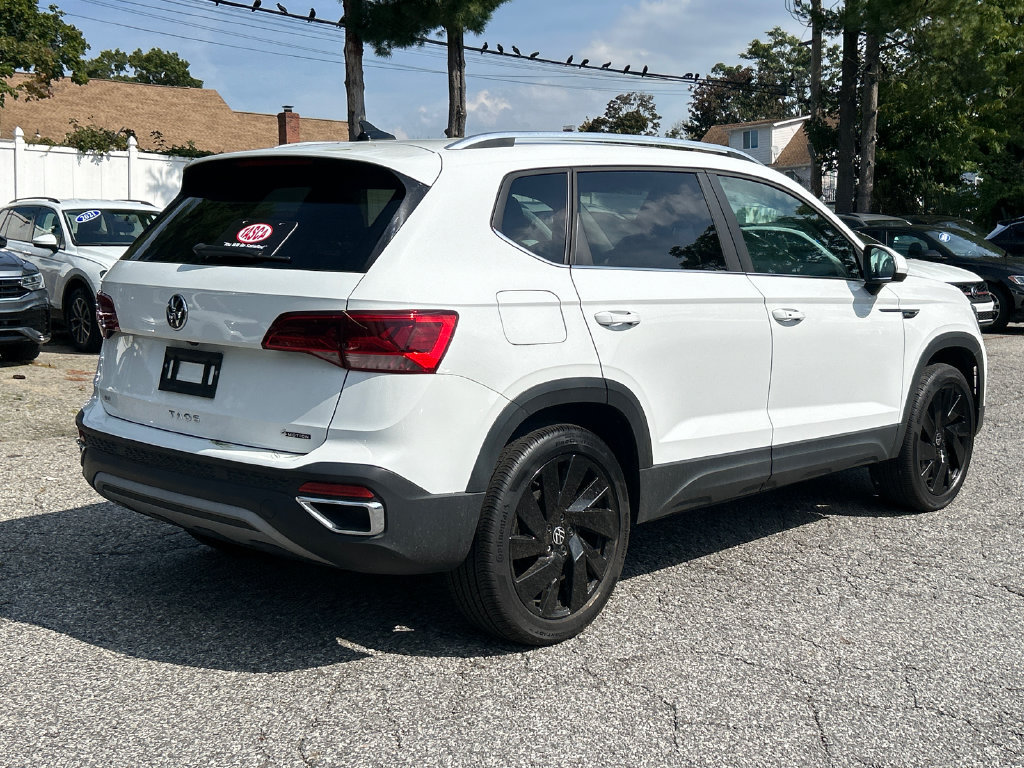 Used 2023 Volkswagen Taos SE w/ Black Wheel Package AWD/4WD image 2