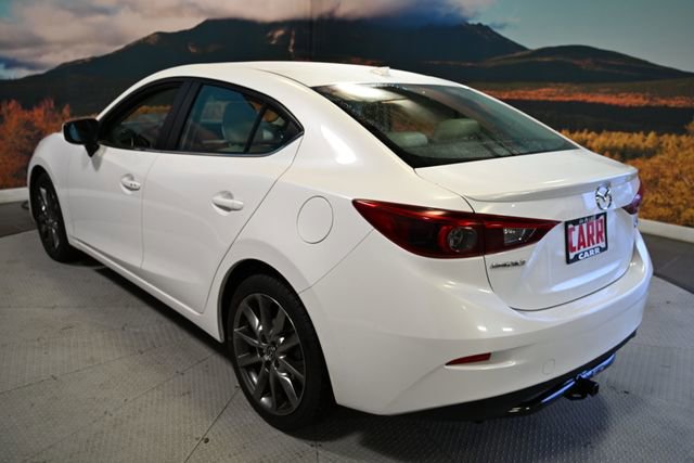 Used 2018 MAZDA MAZDA3 Grand Touring w/ Premium Equipment Package image 11