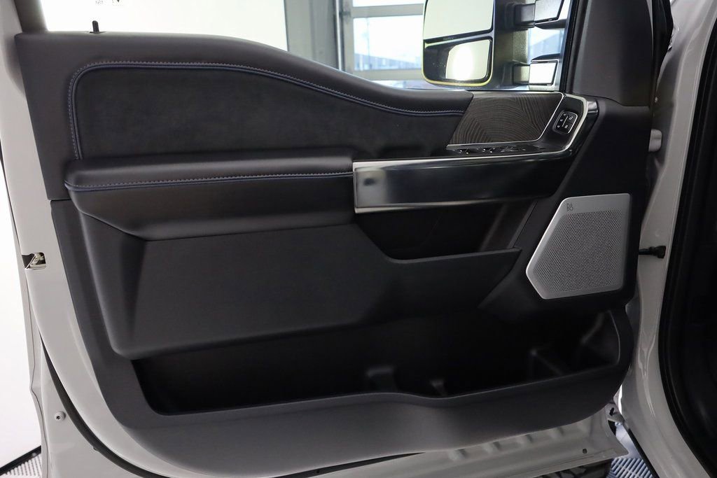 Used 2025 Ford F250 Platinum image 14