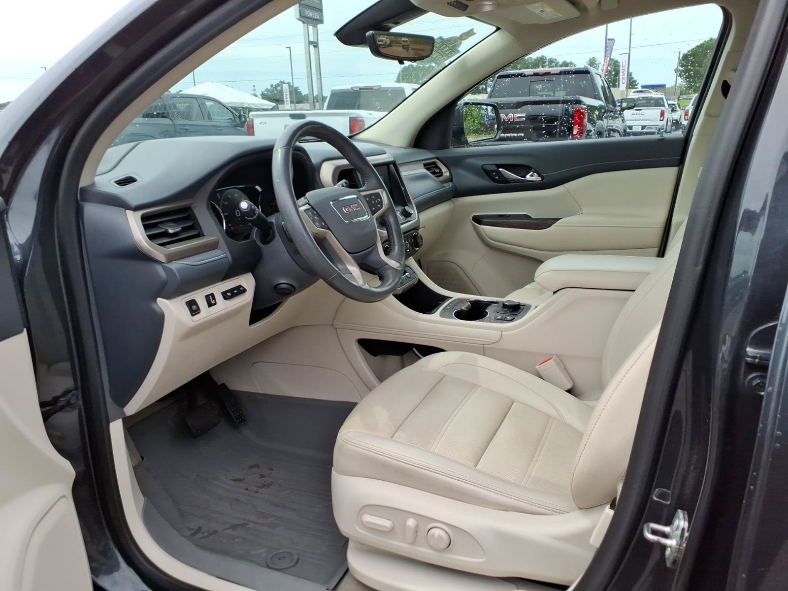 Used 2021 GMC Acadia Denali w/ Denali Technology Package FWD image 21