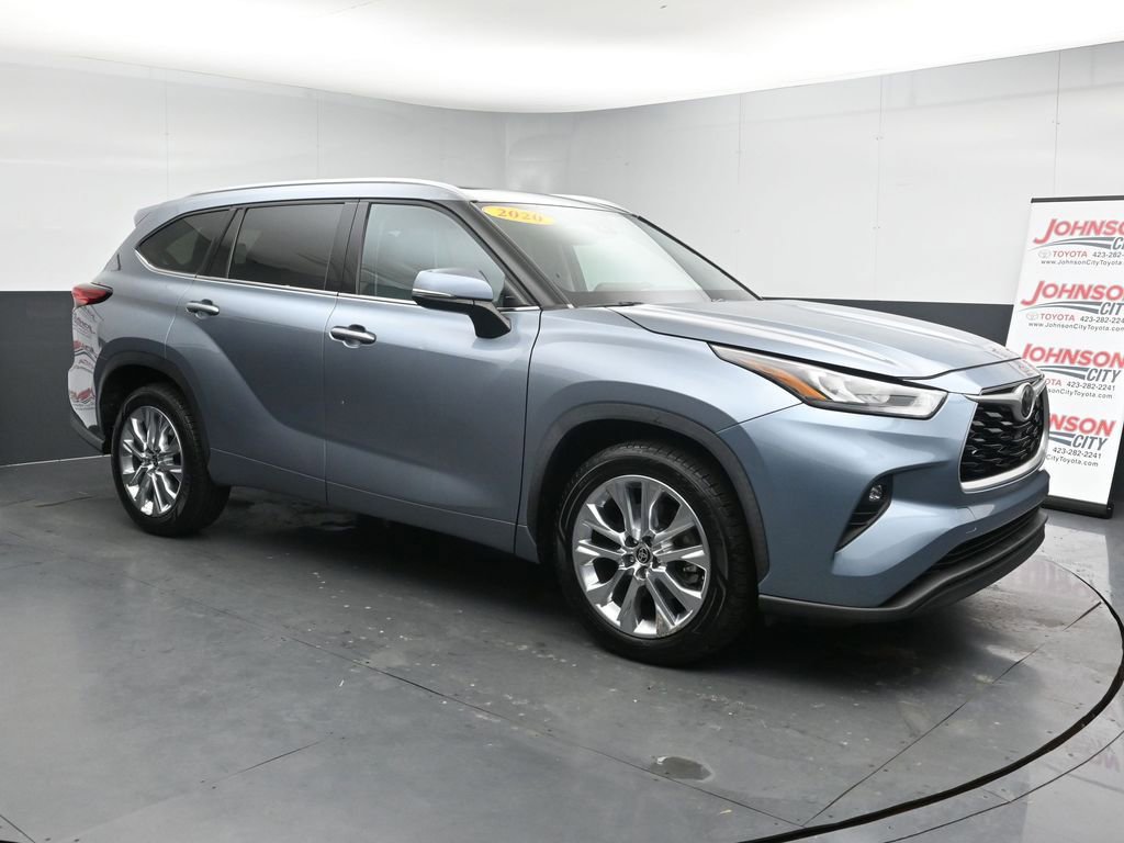 Used 2020 Toyota Highlander XLE FWD image 2