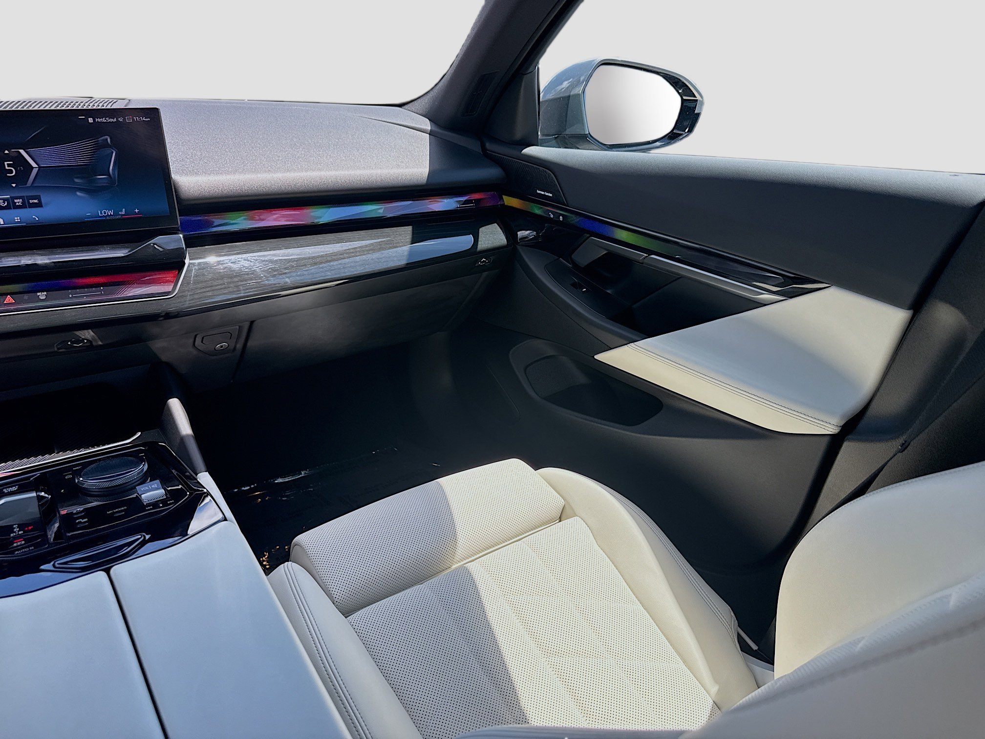 Used 2025 BMW i5 xDrive40 w/ M Sport Package AWD/4WD image 19