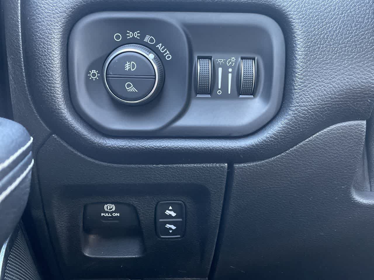 Used 2021 RAM 1500 Laramie AWD/4WD image 29