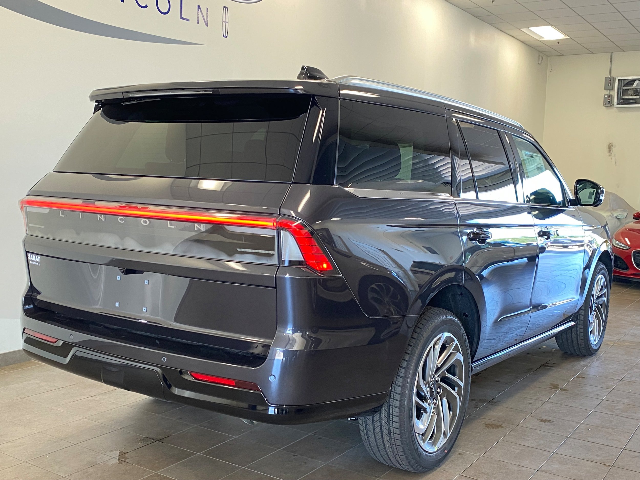 New 2027 Lincoln Navigator Reserve AWD/4WD image 10