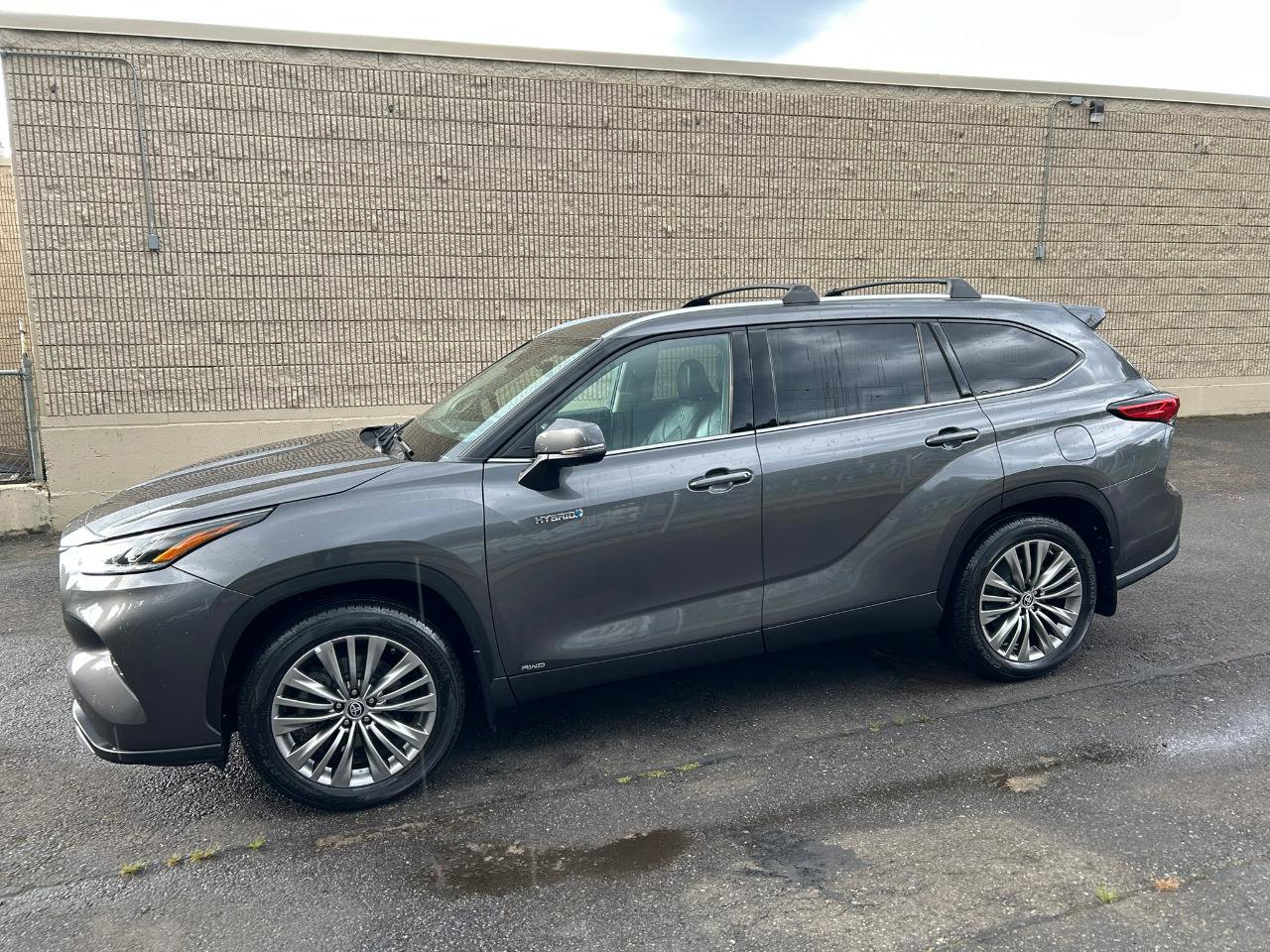 Used 2021 Toyota Highlander Platinum AWD/4WD image 8