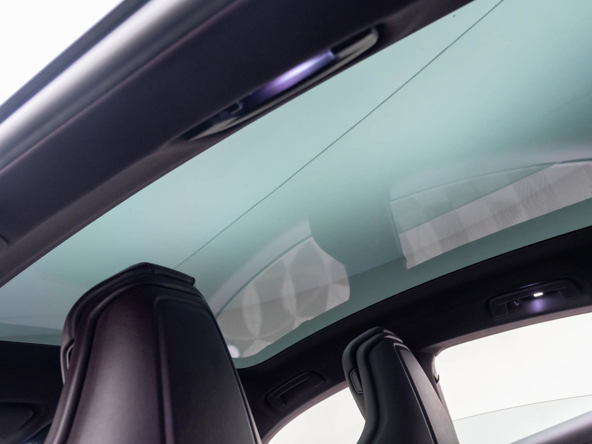 Certified 2024 Porsche Taycan RWD image 18