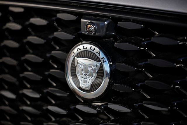 New 2026 Jaguar F-PACE R-Dynamic S image 9