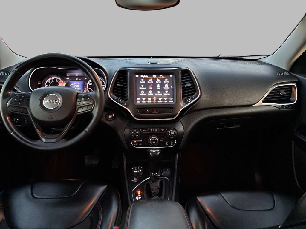 Used 2019 Jeep Cherokee Trailhawk w/ Comfort/Convenience Group AWD/4WD image 18