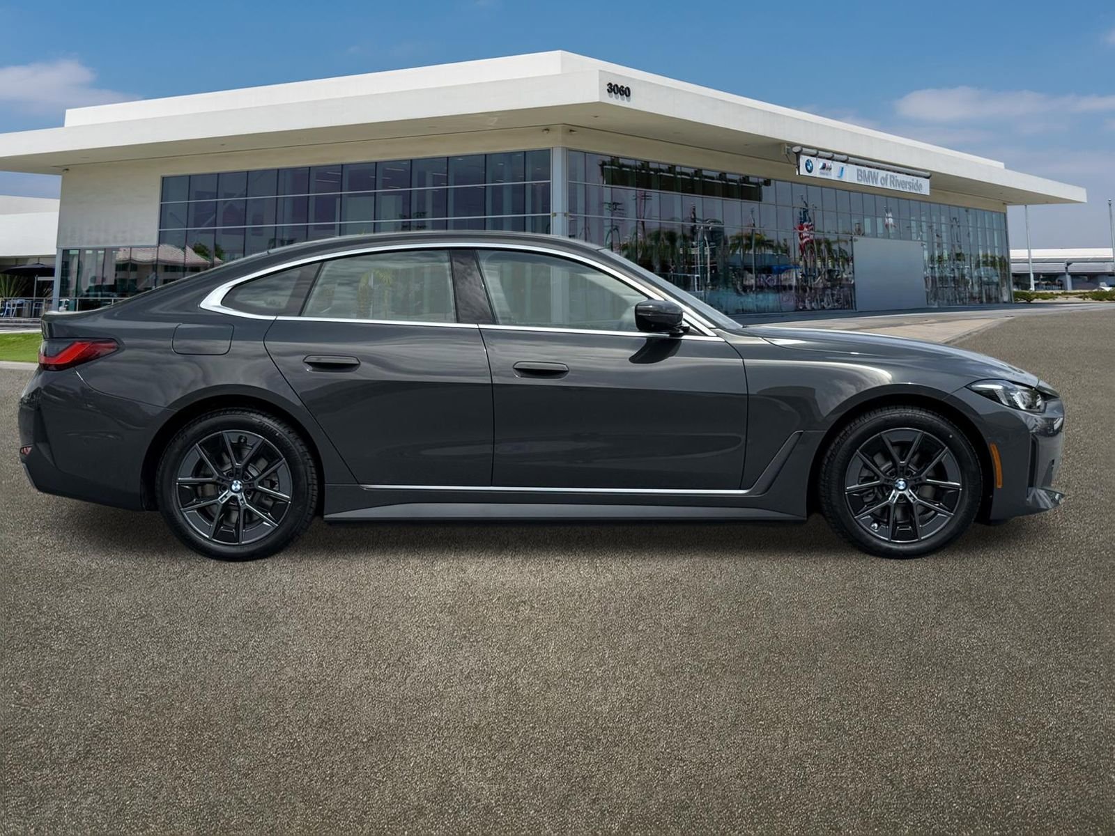 New 2026 BMW i4 eDrive40 w/ Parking Assistance Package RWD image 12