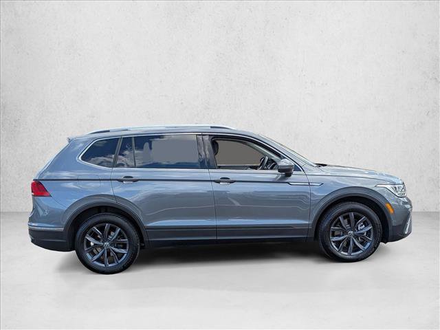 Used 2023 Volkswagen Tiguan SE w/ Panoramic Sunroof Package AWD/4WD image 4