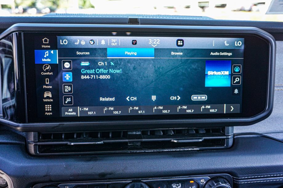 Used 2024 Jeep Wrangler Unlimited Sahara image 32