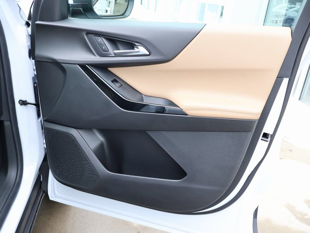 New 2026 Chevrolet Equinox ACTIV w/ Safety and Technology Package image 32