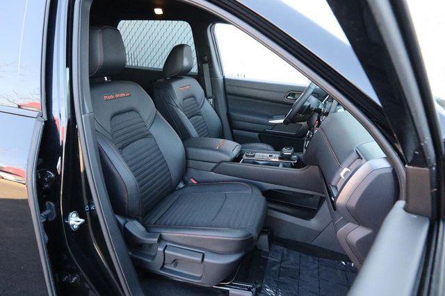 Used 2025 Nissan Pathfinder Rock Creek image 28