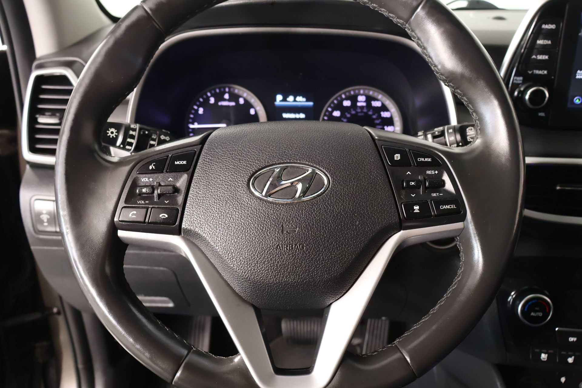 Used 2020 Hyundai Tucson Ultimate w/ Cargo Package FWD image 3