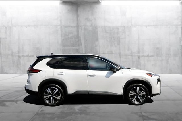 Certified 2025 Nissan Rogue SL w/ SL Premium Package FWD image 5