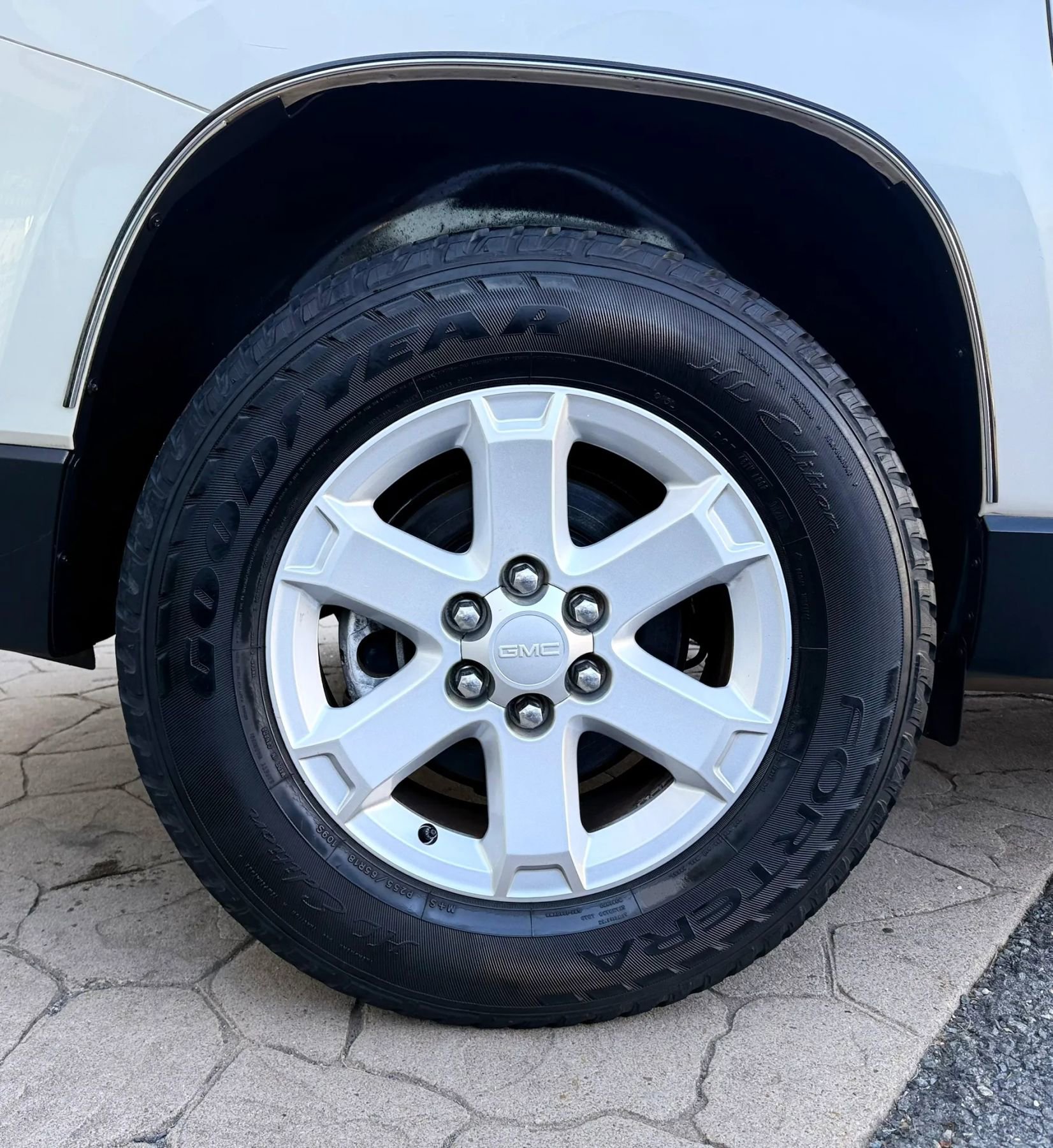 Used 2014 GMC Acadia SLE image 50