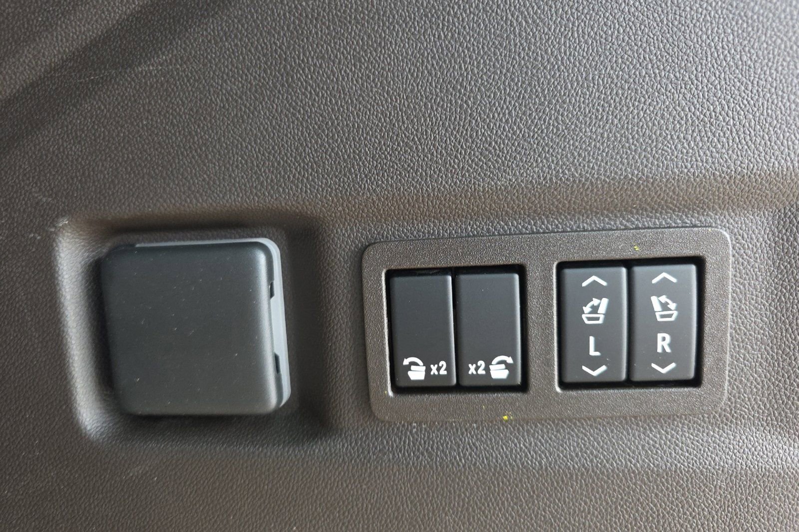 Used 2022 GMC Yukon Denali image 34