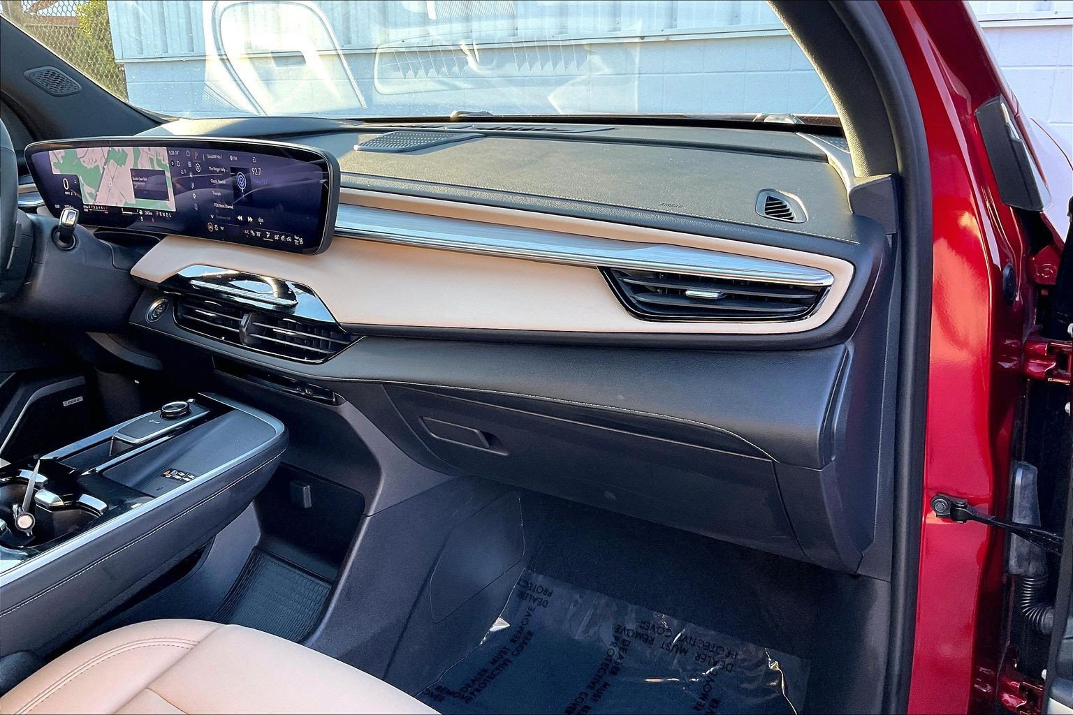 Used 2025 Buick Enclave Preferred FWD image 21