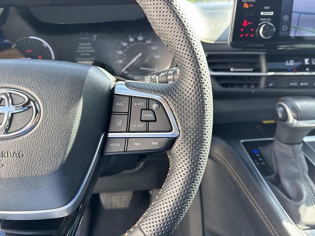 Used 2023 Toyota Sienna XLE Woodland Edition AWD/4WD image 23