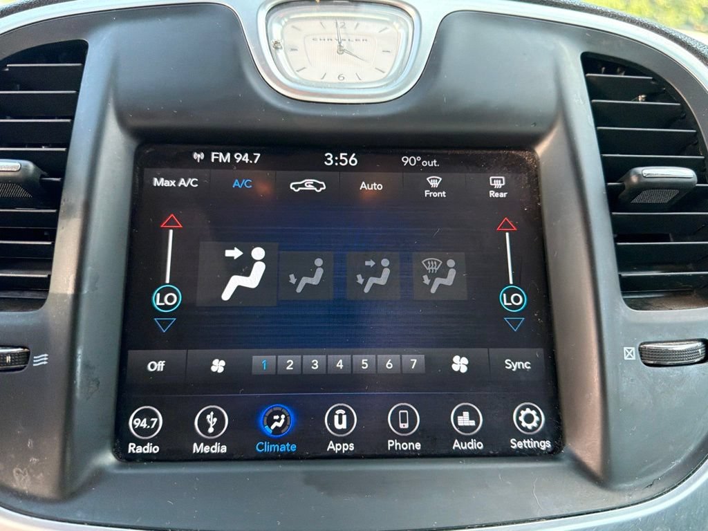 Used 2018 Chrysler 300 Touring w/ Chrome Appearance Package RWD image 13