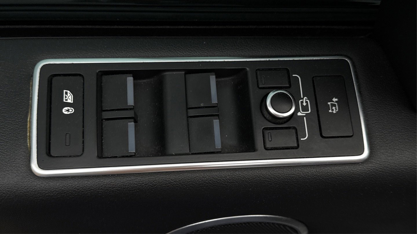 Used 2014 Land Rover Range Rover Supercharged image 32