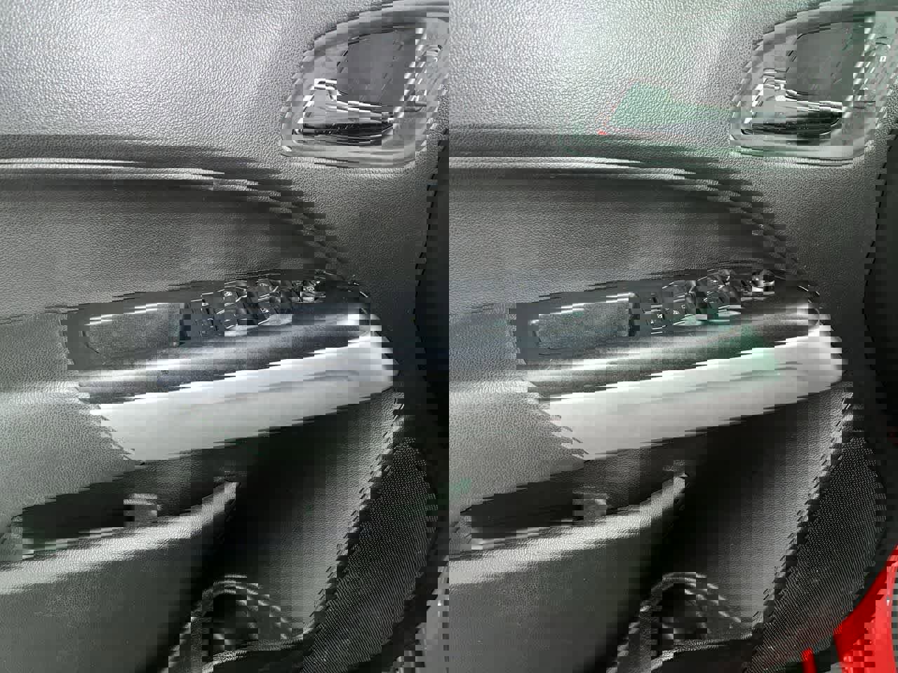 Used 2018 Chevrolet Colorado LT image 13