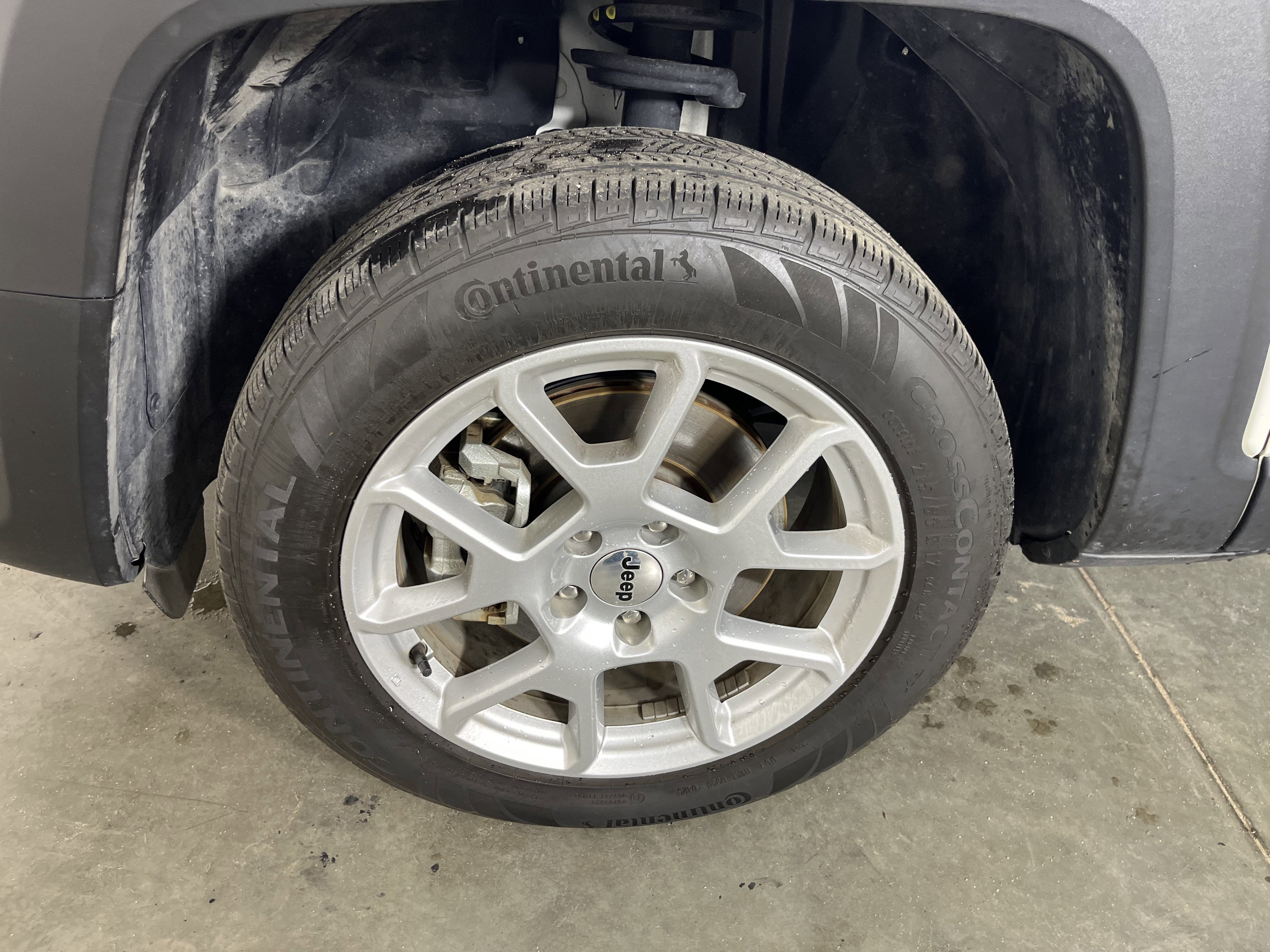 Used 2023 Jeep Renegade Latitude w/ Premium Group AWD/4WD image 24