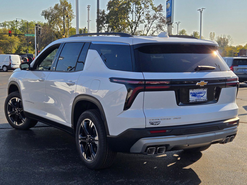 New 2027 Chevrolet Traverse LT w/ Driver Confidence Package AWD/4WD image 15