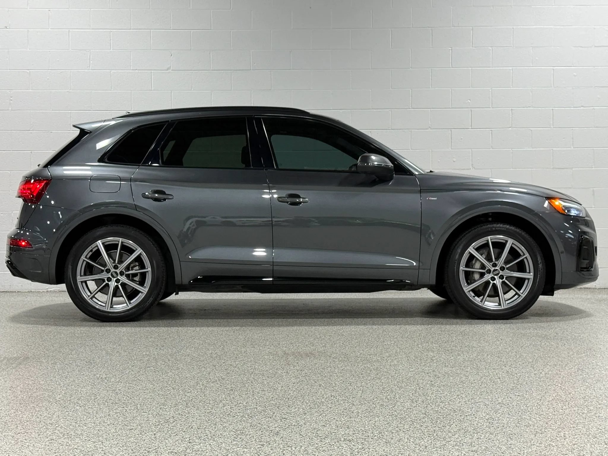 Used 2023 Audi Q5 e Prestige w/ Prestige Package AWD/4WD image 5