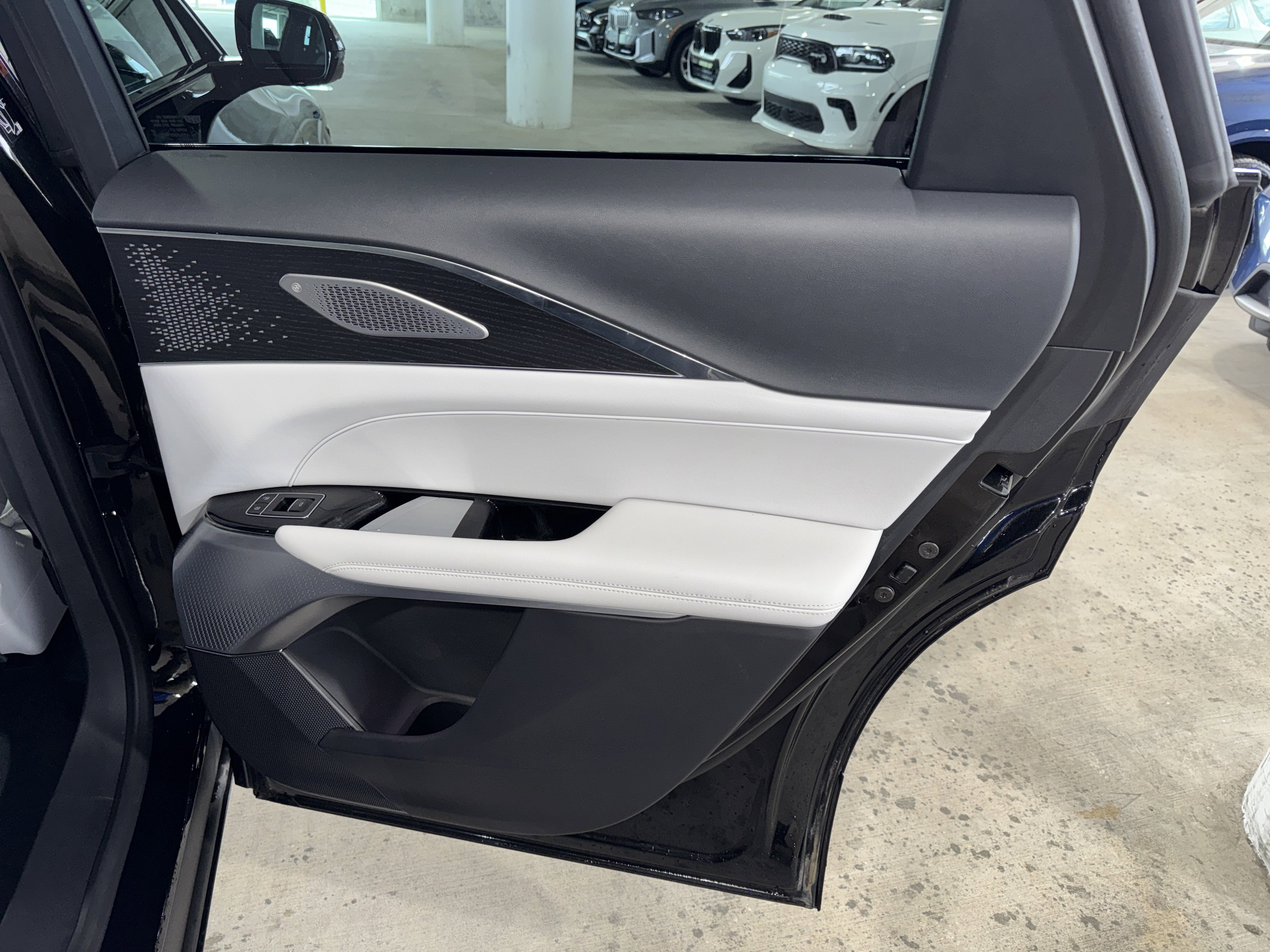 Used 2023 Cadillac Lyriq 2WD image 11