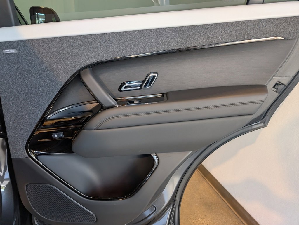 Used 2023 Land Rover Range Rover Sport SE Dynamic image 27