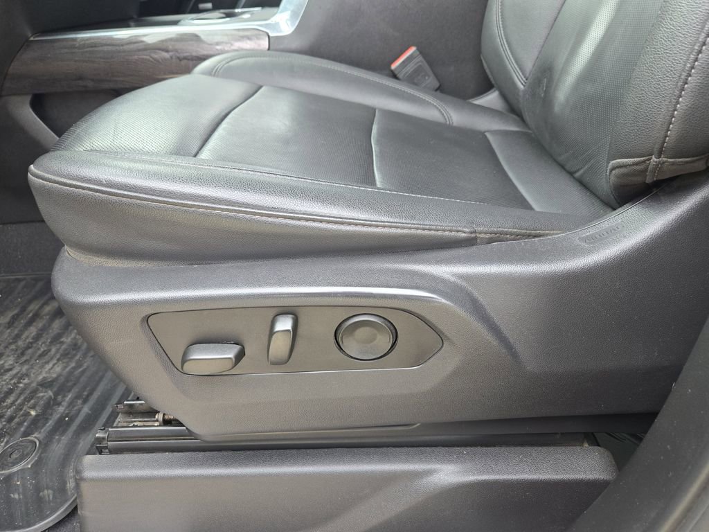 Used 2025 Chevrolet Silverado 2500 LTZ w/ LTZ Plus Package image 28