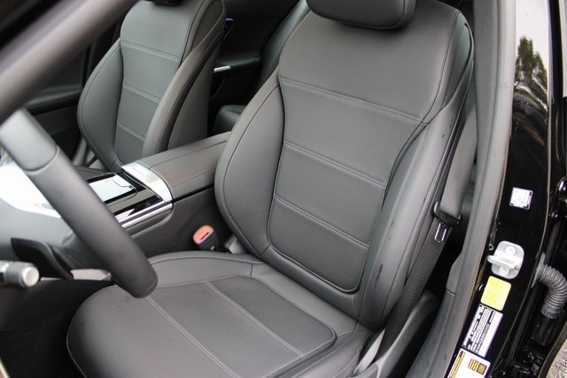 Used 2024 Mercedes-Benz C 300 Sedan image 10