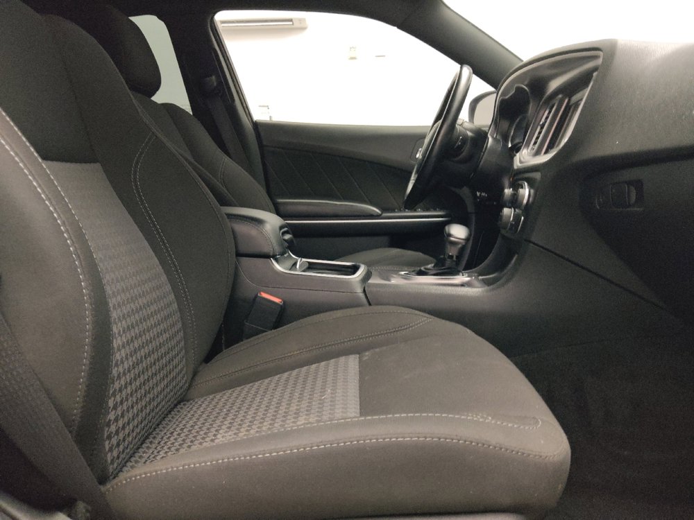 Used 2022 Dodge Charger SXT w/ Cold Weather Package RWD image 21
