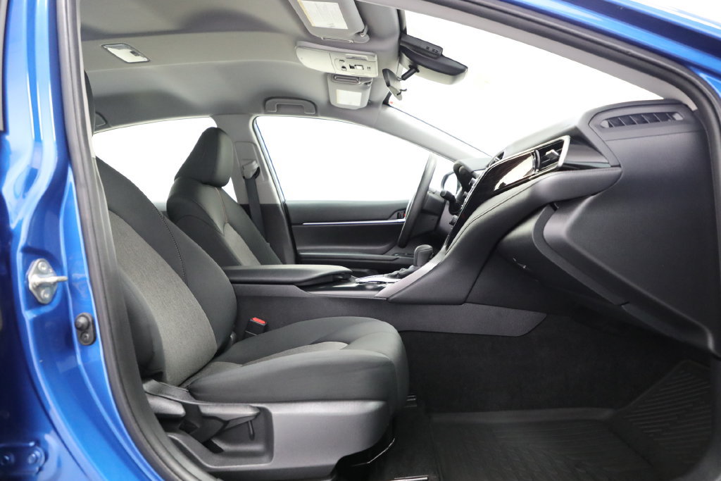 Used 2020 Toyota Camry LE FWD image 14