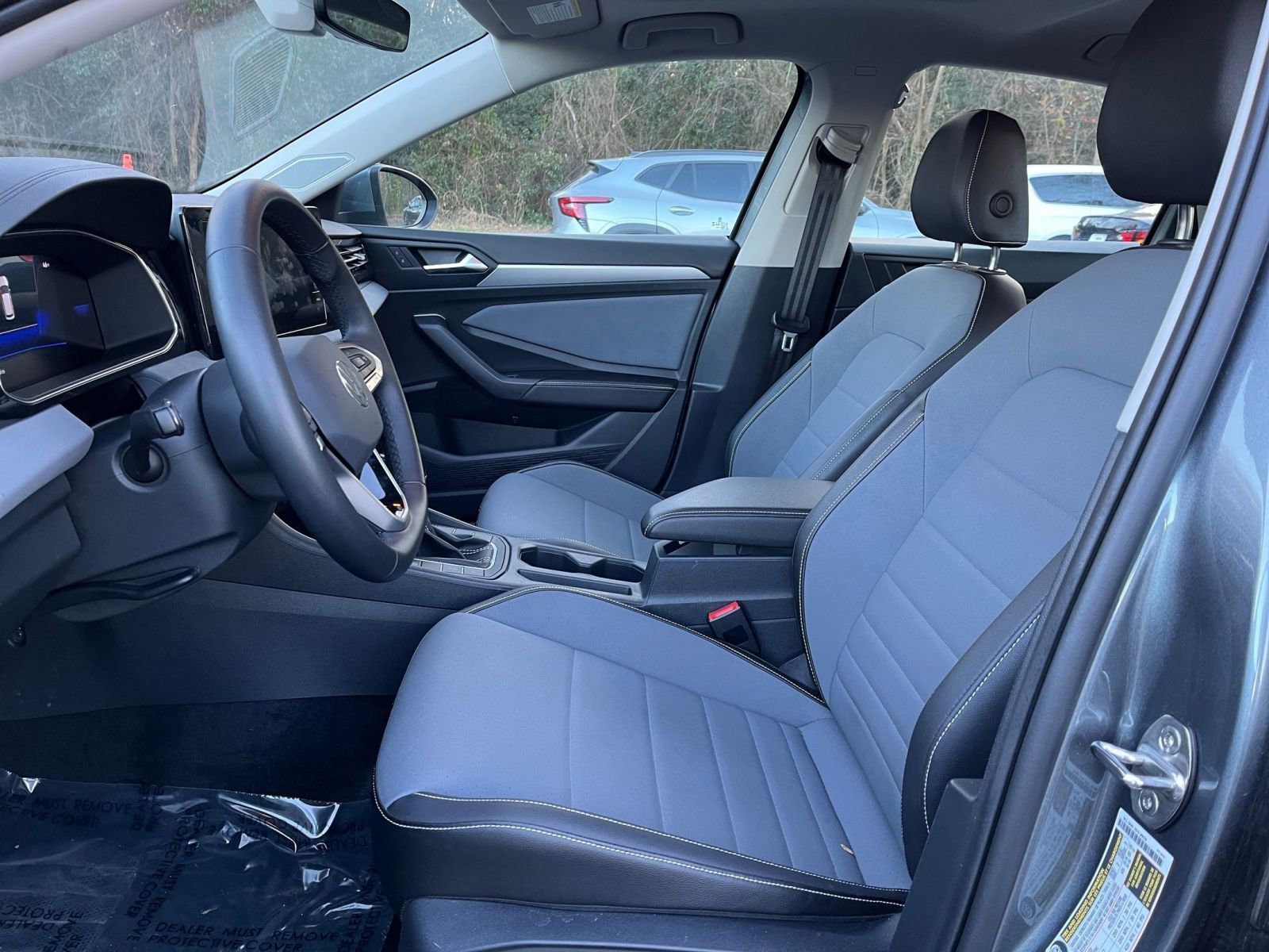 Used 2025 Volkswagen Jetta SE image 25