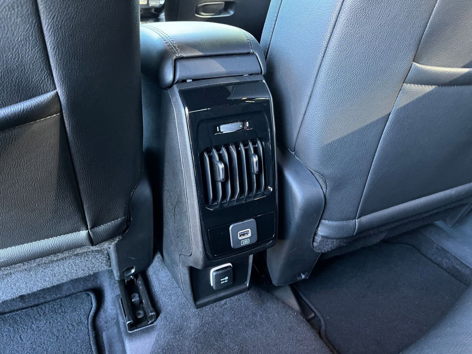 Used 2025 Jeep Compass Limited image 25