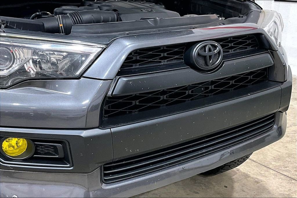Used 2015 Toyota 4Runner Limited AWD/4WD image 27