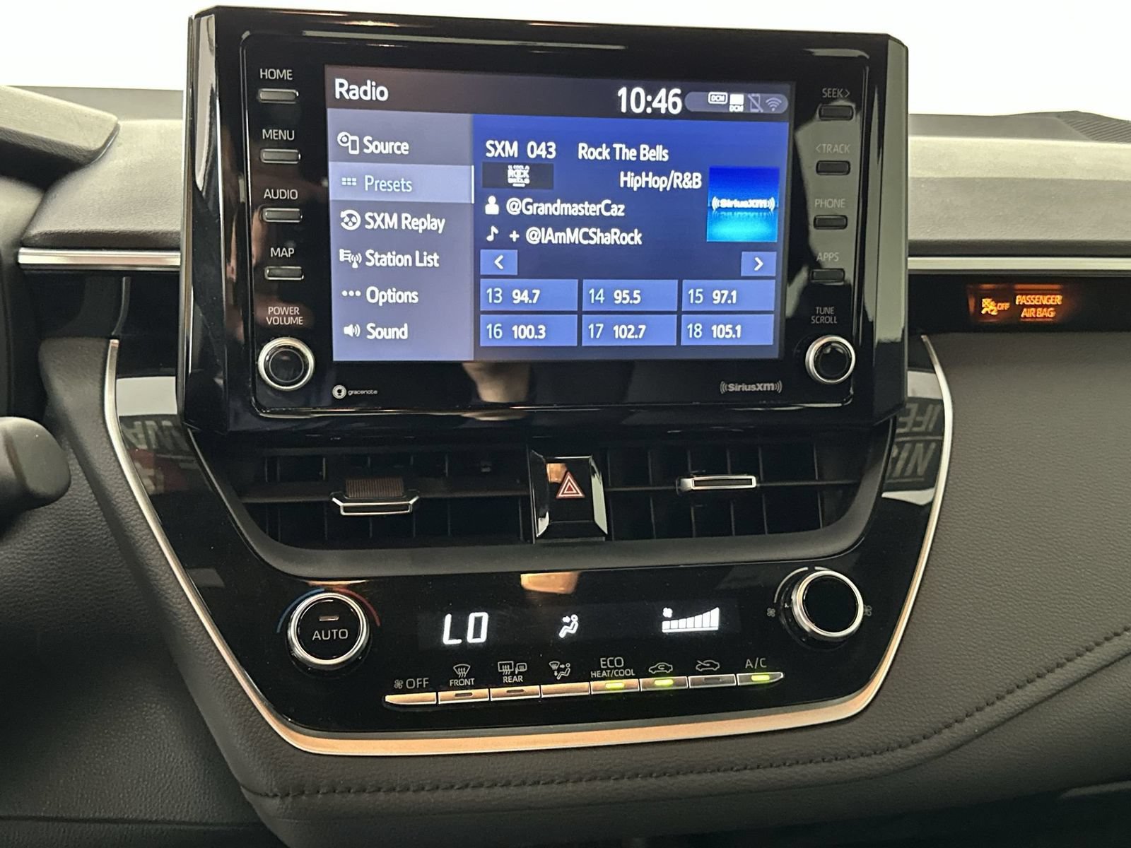 Used 2022 Toyota Corolla SE w/ Carpet Mat Package (TMS) FWD image 21