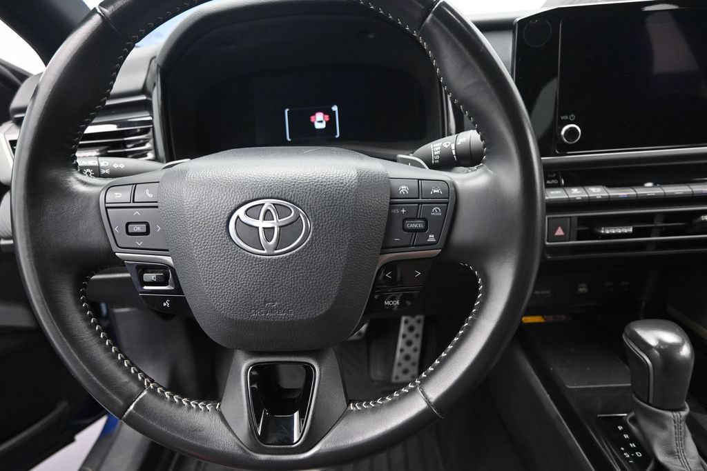 Used 2025 Toyota Camry SE FWD image 19
