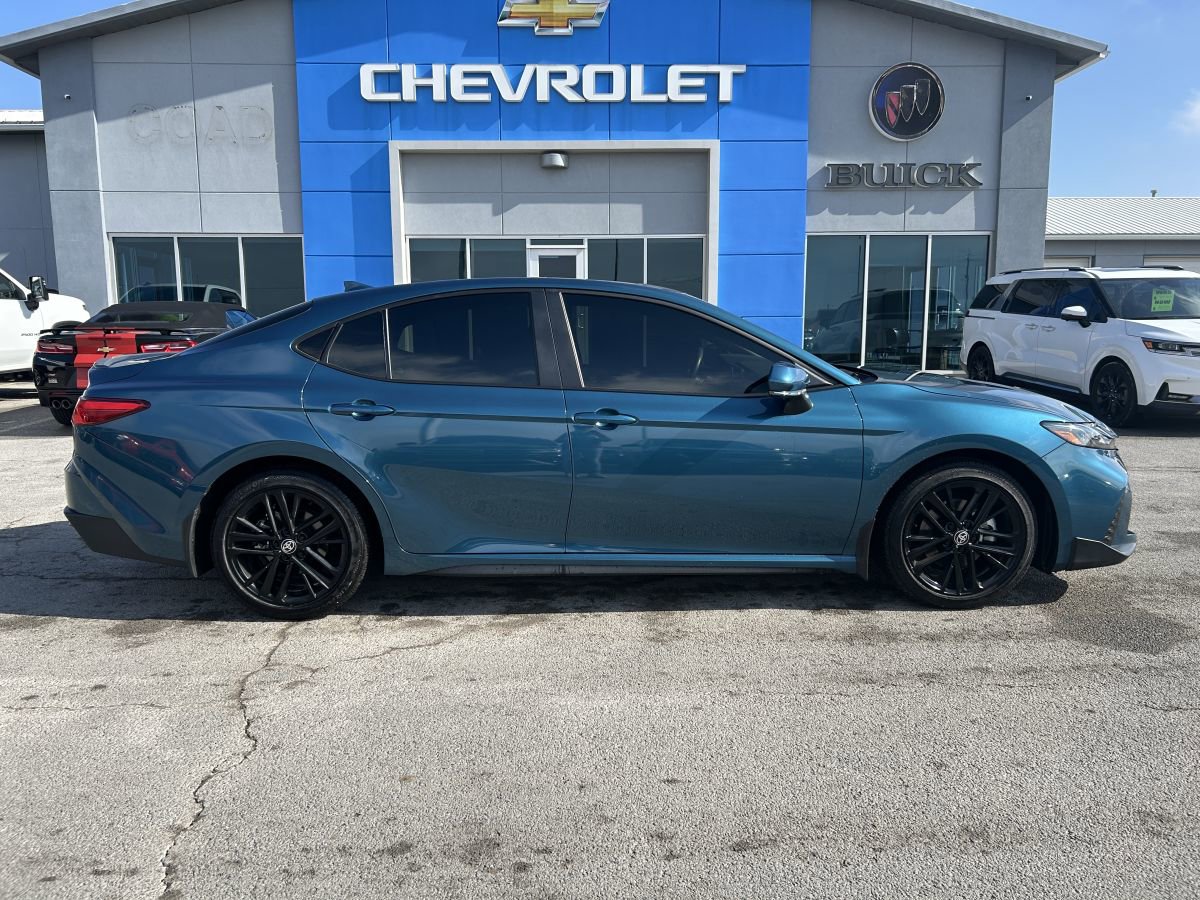 Used 2025 Toyota Camry SE w/ Convenience Package image 6